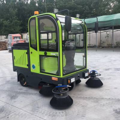 環(huán)衛(wèi)封閉駕駛式垃圾掃路車 工廠、景區(qū)、學校清潔的革新力量